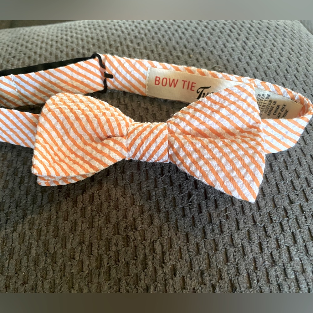 Seersucker bow tie orange\white stripe adjustable